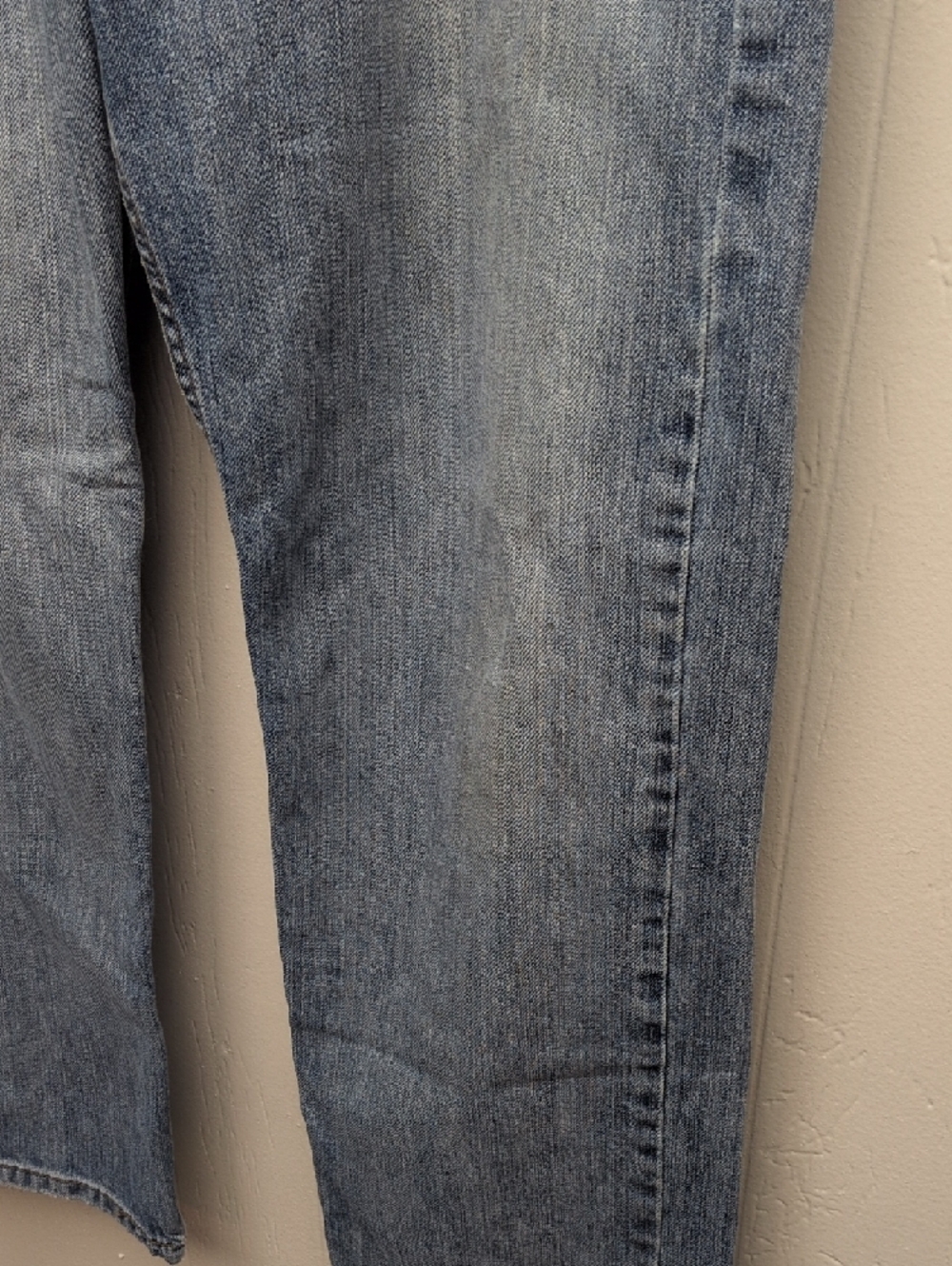 Levi's Men's Light Blue Denim Jeans with Leather Patch - Picture 4 of 16